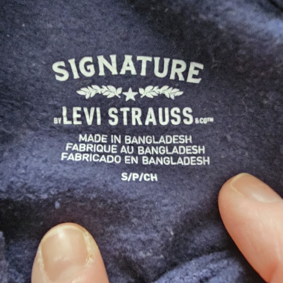 Levi's Sweater Excellent Condition - Picture 3 of 5